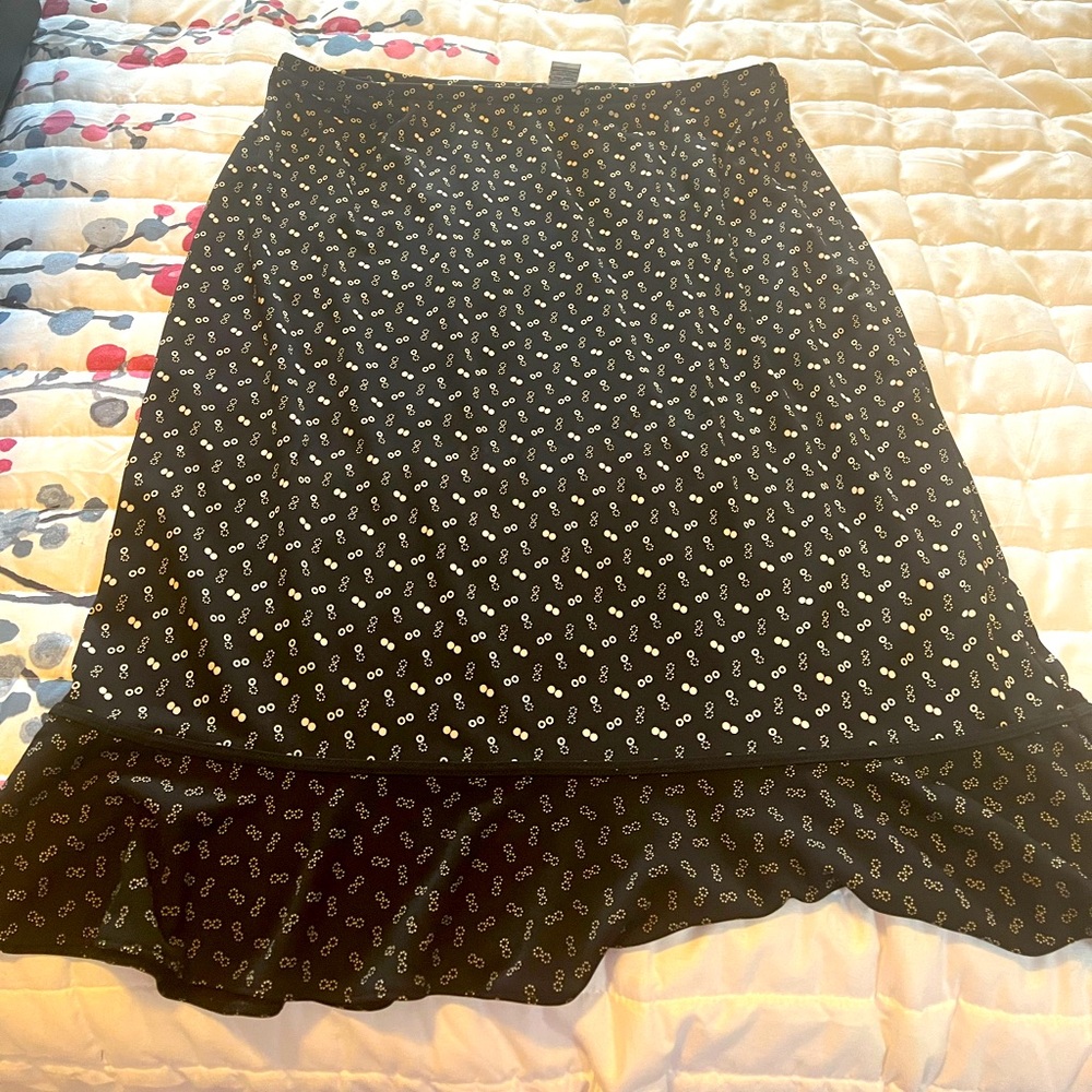 Cute black and cream skirt